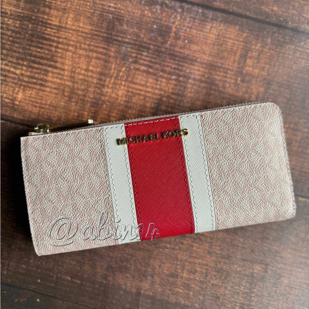 NWT Michael Kors Three Quarter Zip Wallet
